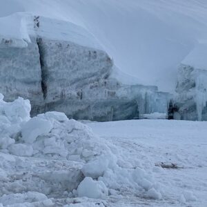 Iain Glen Instagram - Great adventure on a glacier in Iceland shooting a film “Operation Napoleon”, adapted from a classic Icelandic novel. Really good cast and crew. Next stop Cologne…

#OperationNapoleon