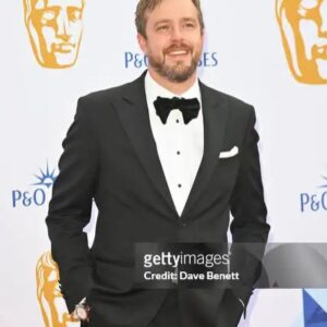 Iain Stirling Instagram - Thank you @bafta 

Suit - @hawesandcurtisglobal 
Glasses - @tomford 🕶️ @finlayandco 👓
Styling - @thewhitmore

@pandocruises
