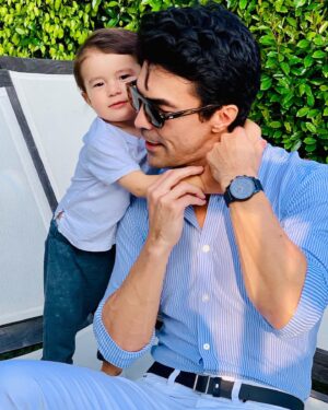 Ian Anthony Dale Instagram - Celebrate this Father’s Day in style with a little help from @boss Find the perfect #fathersdaygift by clicking the link in my bio today!  Order now and receive your #BOSSfathersday gift in time for Father’s Day! #ad post sponsored by HUGO BOSS. #boss #bossbaby #bossmen #fathersday #fathersdaygifts #fathersdaygiftideas #hugo #hugoboss #hugobosswatch