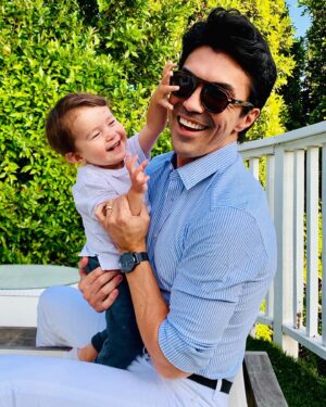 Ian Anthony Dale Instagram - Celebrate this Father’s Day in style with a little help from @boss Find the perfect #fathersdaygift by clicking the link in my bio today!  Order now and receive your #BOSSfathersday gift in time for Father’s Day! #ad post sponsored by HUGO BOSS. #boss #bossbaby #bossmen #fathersday #fathersdaygifts #fathersdaygiftideas #hugo #hugoboss #hugobosswatch