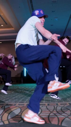 Ian Eastwood Instagram - 🙄🤷‍♀️c•c•can’t u?💐🤤
•
“bury me” - @pinkpantheress @kelela 
•
🎥📍| @artisticdanceexchange , ANAHEIM, CA
•
#choreographer #dancer #commercialchoreography