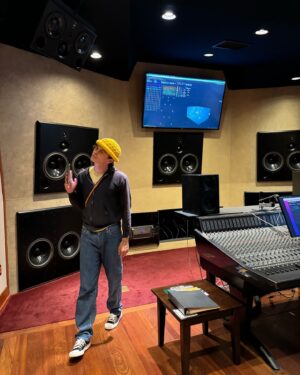 Ian Eastwood Instagram - #SonyAudioNashville was an experience to say the least! never got to see the city this way before & there was no better way to do it than with the @sonyelectronics FAM! can’t wait till our next journey together 🥰🙇‍♂️💛🎧🥹. #sponsoredbysony