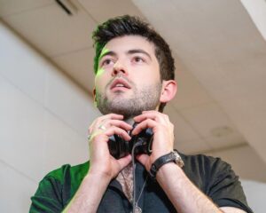 Ian Nelson Instagram - Light it up 

📸 @zoesherphotography
