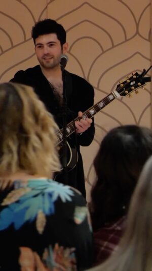 Ian Nelson Instagram - Played a show at @howlercon for all the amazing Teen Wolf fans :)

Paid homage to my episode 308 by playing “Brutal Hearts” by @bedouinsoundclash. AKA the song that is playing when Baby Derek meets Paige

🎥 @inclementproductions 

#fyp #teenwolf #livemusic