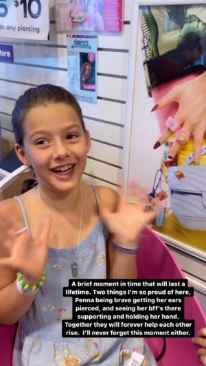 Ian Ziering Instagram - When Mia got her ears pierced five years ago we were all there to witness it. As brave as Mia was, the piercing moved her to tears. Upon seeing this, Penna announced, “I’m never doing that! “It’s been several years in the making but it wasn’t until today that she decided that she was ready to get her ears pierced. I’m so proud of both of my girls.
#zieringgirls #dadgoals #earpiercing #girlsrule