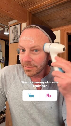 Ian Ziering Instagram - Taking care of business! If your curious what I’m using, DM me and I’ll send you a link. But only if you want to look younger. Charm and animal magnetism not included 😉