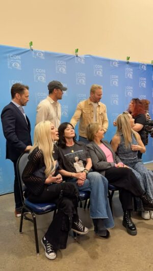 Ian Ziering Instagram - Taking pics with Beverly Hill 90210 fans! 
Did you watch the show in the 90’s?