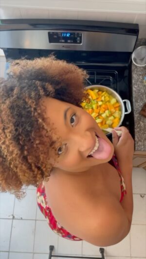 Ianne Fields Stewart Instagram - Pride is always a complicated time, but it always comes with exciting opportunities! This pride, I’m thrilled that @nycpride has invited me to join THE BRUNCH on Juneteenth weekend. With delicious, mouth-watering food made by Black LGBTQIA  chefs, NYC Pride will be celebrating local business leaders who have made significant impact on their queer communities. I’m excited to honor the remarkable Black LGBTQIA  leaders shaping our communities! Join me at the brunch Sunday, June 18th. Ticket link in bio.
#nycpride #strengthinsolidarity #pridethroughmyeyes