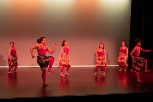 Ianne Fields Stewart Instagram - Nina Remixed 
Choreo: @leahsmileytubbs 
Company: @modarts_dance 
📸: @e.mertz.photography 
•
•
•
This past weekend was the culmination of 8 months of hard work and deep community with @modarts_dance and @leahsmileytubbs . Words honestly escape  escape me. I cannot truly express what it has meant to study under Leah’s guidance for a year dancing alongside @notnormal_yassie @toni__owens @jessicasonpark @bellezamitch and our beloved firework @sharonzulay . Finding dance and dance community in New York first with @slmdances and now with @modarts_dance  has been the greatest gift my heart, mind, body, and soul could ask for. I stand in endless gratitude for the dance lineages I have been welcomed into. My heart is full. ❤️ #CollectiveThread #MeWe