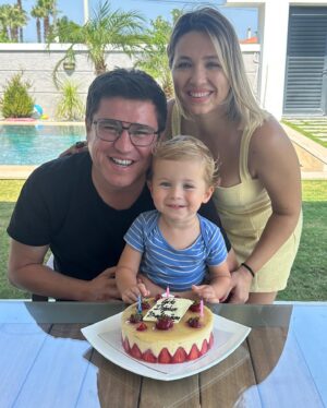 İbrahim Büyükak Instagram - 40’ım çıktı 💙🎂👶