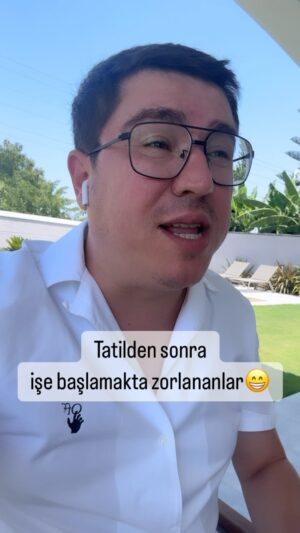İbrahim Büyükak Instagram - Tatilden sonra işe başlamakta zorlananlar😁