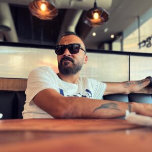 Ibrahim Saeed Instagram - من أرادوا بي كسراً ، جعلهم الله جسراً 
‏عبرت به للأفضل 😎
#lifestyle #lifequotes #quotes #soccerlife#soccerplayer #soccergame #soccerskills #qoutes#fashionstyle #fashionstyle #davidbeckham #newpost #reelsinstagram #reelsvideo #ibrahimovic #instagram #newpost #this_is_egypt #egypt #cairoegypt #egypt_cairo