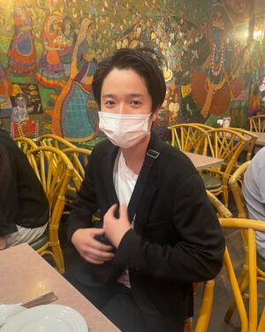 Ichikawa Ebizo XI Instagram - *
Finished soiree and talked with members of the Naritaya family to go out for dinner-,
and so supper from now.
An important time together for me too.

夜の部おえて

お弟子さん達と
晩御飯いこかーと、

今から
飯です。

私にとっても大切な時間です。

#市川團十郎白猿 #市川海老蔵 #海老蔵 #市川新之助 #成田屋 #歌舞伎 #歌舞伎座 #和 #舞台 #三千世界 #ABKAI #ABMORI #ebizoichikawa #ebizo #kabuki #thunderparty #theater #theaterarts #actor #kabukiactor #japan #classic #traditionaljapan #japaneseculture
#japan_og_insta #performingarts