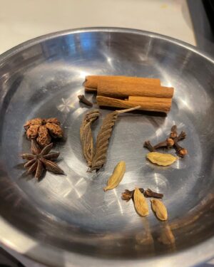 Ida Nerina Instagram - Who can name all the spices here…? #guesswhatimmakingtoday