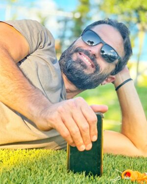 Ignacio Casano Instagram - Solo disfrutar y sonreír en los pequeños momentos de la vida,  nos preparan para vivir los grandes.  Porque cada momento por pequeño que parezca tiene el potencial de colmarnos de satisfacción
#beyourself #smile #behappy #sonrie