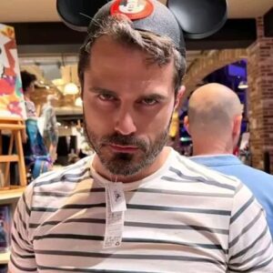 Ignacio Casano Instagram - Un verdadero espartano está listo para dar batalla en todos los frentes. Incluso en Disney Springs.
Cierto @daniellanavarros