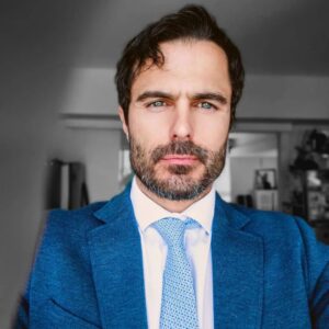 Ignacio Casano Instagram - A veces uno quiere escribir para inspirar a otras, a veces solo para descargarnos, como una forma de comunicarnos con nosotros mismos. No hay nadie con quien debamos tener conversaciones más serias que con nosotros mismos.
