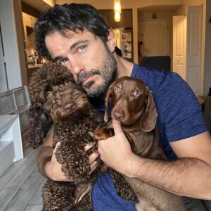 Ignacio Casano Instagram - Miradas de amor
#love #dog #amor
En una mirada hallamos toda la inocencia, todo el amor y toda la ternura que necesitamos.
Foto: cortesía de @daniellanavarros