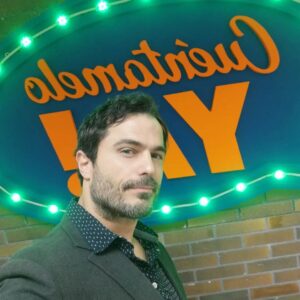 Ignacio Casano Instagram - Semana de promoción de "El tema"
A veces nos toca hacer de todo para que más personas se den la oportunidad de aventurarse al teatro, de dejarse conmover, reír, llorar, identificarse y cuestionarse cosas que parecían seguras.
Es un privilegio seguir luchando para que el arte se abra camino entre nosotros. Porque es el arte lo que te permite apreciar tu vida de otra manera. Es la crítica lo que pone en perspectiva tus creencias.
Si tu música, el cine, las series, o la forma de arte que sea que consumas no te conmueve, no te invita a cuestionarte nada, pues eso que consumes no es arte, es tan solo entretenimiento.