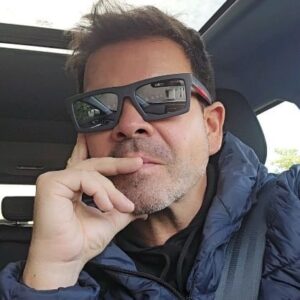 Ignacio Gutiérrez Instagram - Aprendamos a mirar el lado más luminoso de las cosas ! 
Buena semana para todos 
Nos escuchamos en vivo a las 15 por @pauta.cl