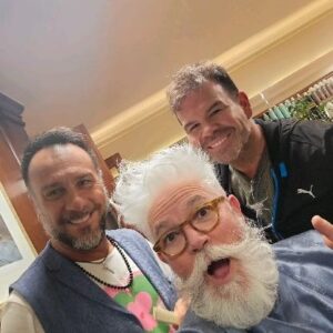 Ignacio Gutiérrez Instagram - Preparándome para #protagonistas y miren con quién me encontré! @fedetour
Ya seguiremos con la buena conversa y buena música 
en @casajiranek y  con el maestro @mauriciojiranek
Mauro un crack ! 

Que talento! 

Buen Viernes para absolutamente todos !!!