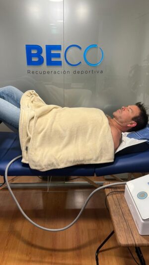 Ignacio Gutiérrez Instagram - Mi experiencia en @beco_recovery 100/10 ✅ Con la terapia de calor-frío los resultados son inmediatos aportándote beneficios como: 

💪 Optimiza tu rendimiento deportivo 
💚 Fortalece tu sistema inmunológico 
🌙 Mejora la calidad del sueño, energía y claridad mental
🍃 Reduce el estrés y aumenta tu sensación de bienestar 

Conoce más en:
@beco_recovery 
@beco_recovery 
@beco_recovery 

#recuperaciondeportiva #becorecovery