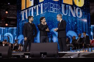 Ignazio Boschetto Instagram - Per questa seconda puntata di #TuttiPerUno, ci ha raggiunto sul palco anche @giuseppefiorello