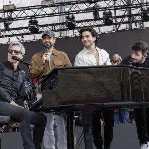 Ignazio Boschetto Instagram - Soundcheck #Tuttiperuno con @amorosoof, @claudiobaglioniofficial, @gaetanocurreri_official, @degregoriofficial, @giorgiaofficial, @giorgiopanarielloreal, @mara.sattei, @vecchioniofficial

Appuntamento a stasera, in prima serata Canale 5.