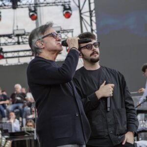 Ignazio Boschetto Instagram - Soundcheck #Tuttiperuno con @amorosoof, @claudiobaglioniofficial, @gaetanocurreri_official, @degregoriofficial, @giorgiaofficial, @giorgiopanarielloreal, @mara.sattei, @vecchioniofficial

Appuntamento a stasera, in prima serata Canale 5.