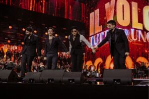 Ignazio Boschetto Instagram - “Notti magiche
Inseguendo un goal
Sotto il cielo
Di un'estate italiana” 

Il Volo e @officialnannini cantano “Un'Estate Italiana (Notti Magiche)” a #TuttiPerUno.