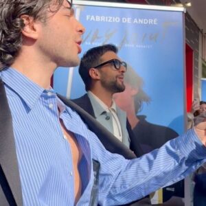 Ignazio Boschetto Instagram - "E questa vita con VOI 
È un capolavoro"

#Capolavoro 🌟 #Sanremo2024