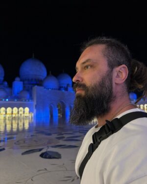 Igor Burnyshev Instagram - 🕌