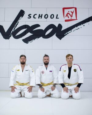 Igor Burnyshev Instagram - Спорт - неотъемлемая часть жизни каждого человека, независимо от возраста или пола. 🏋️‍♀️🏃‍♂️

Я полностью разделяю точку зрения Гарика BURITO @buritomusic , который утверждает, что занятия спортом являются ключом к творческому подъему и поддержанию тонуса. Ведь мы все хотим быть на вершине своих возможностей и принести добро в этот мир, верно? 💪

Пусть ваш спортивный выбор будет разнообразным! Выбирайте пробежки или велосипедные прогулки, занятия йогой, айкидо, боксом или дзюдо - главное, чтобы это было то, что приносит вам удовольствие и энергию. 🤸‍♀️🥋

Занимайтесь спортом, мои друзья, и несите с собой добро! 💚 Помните, что здоровый образ жизни и активная физическая активность - это не только забота о своем теле, но и о благополучии души. Позвольте спорту заполнить вашу жизнь радостью, силой и вдохновением.

Не откладывайте, начните прямо сейчас! 🌟 @nosovschool.ru 

Если вы ещё не смотрели выпуск @judo_with_the_stars с Гариком, то вы его сможете найти на нашем канала.

#дзюдосозвёздами #школаносова 
#СпортВЖизни #АктивныйОбразЖизни #ВыборСпорта #Добро #Здоровье #Тонус #Энергия
