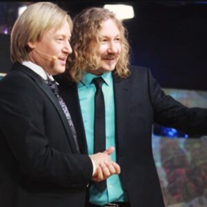 Igor Nikolayev Instagram - Ну вот, Дима, мы и опять ровесники!) И так каждый год!) Будь всегда здоров и востребован! С днём рождения! WHEN I’M 64!🎉🌟🎂 @khardi958 #дмитрийхаратьян #игорьниколаев