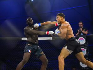 Ike Catcher Instagram - 🦍🦍🦍 
@upnextfighting 
Photos by @theiroldstuff
@adamhendershott 
#Mma 
#Debut
#BIGGESTMANONTHEBARS