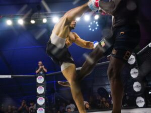 Ike Catcher Instagram - 🦍🦍🦍 
@upnextfighting 
Photos by @theiroldstuff
@adamhendershott 
#Mma 
#Debut
#BIGGESTMANONTHEBARS