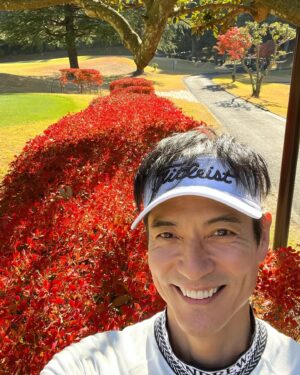 Ikki Sawamura Instagram - .
12月でこの暖かさ・・

大丈夫なのかなと思うけど、植物達も葉を落とすタイミングが分からないのか、ながーい期間紅葉を楽しめてます。