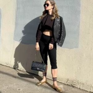 Ilana Becker Instagram - hurry 🆙 and wait in @fredasalvador 🕑🕒
.
.
.
starting this Tuesday ILANA20NYC gets you 20% off full-priced new Freda styles. this literally *never* happens so i’m hurrying up and waiting to check out with y’all. xx