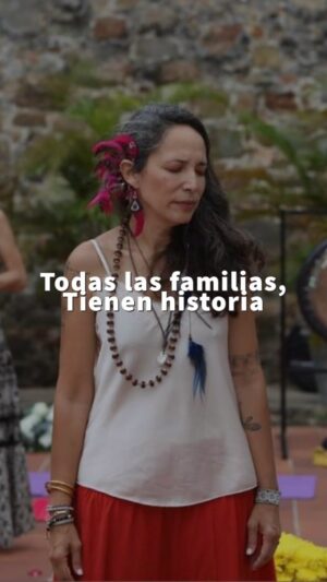 Ileanna Simancas Instagram - 😕Caminar sola en la vida siempre es más difícil, pesa más en el alma, pero cuando entiendes que nunca lo estamos, que siempre, a donde vayamos, nuestro ancestros están tomándonos y llevándonos de la mano, la soledad deja de existir y la fe de ser guiados crece en el corazón

Trabajar la Raíz Ancestral Madre y Padre, forma parte de nuestro #Detoxdecuerpoyalma y este próximo mes de Mayo daremos inicio a la 2da. Edición 2024 de este retiro online. 

👉🏻 Hoy es el momento, para de una vez por todas, tomar las riendas de nuestra vida! 

❔Porqué es tan importante el trabajo ancestral? 
👉🏻 Porque nuestro ancestros son nuestra raíz! 

❓Porqué es tan importante limpiarnos por dentro en todos nuestros cuerpos? 
👉🏻 Porque como es adentro es afuera! 

❔Porqué no solo entender sino practicar? 
👉🏻 Porque como es arriba es abajo! 

Un reseteo es imprescindible para dar pasos nuevo y empezar este mes de Mayo, con todo limpio 🤩

Estamos de regreso querida tribuuuu… sino te dio chance de hacerlo en enero, volvemos con nuesto Retiro: DETOX DE CUERPO Y ALMA del 2 de junio al 3 de Julio, modalidad Online-Todas las clases en vivo

Escríbenos un DM para más info #ileannasimancas