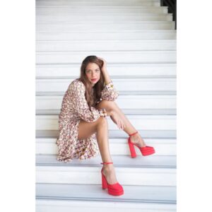 Ilianna Mavromati Instagram - Interview @onemangr 
.
.
@christina_farazi 
.
.
Photos by @francesca_watkinson 
.
.
#interview #photoshoot #actor #acting #nyxta #zorbas #joy #lovemyjob #aftiinixtamenei 
.
.
@alphatv @aytihnyxtamenei @zorbas_parastasi 
.
.
https://www.oneman.gr/synentefxeis/mia-nixta-sta-bouzoukia-me-tin-iliana-mavromati/