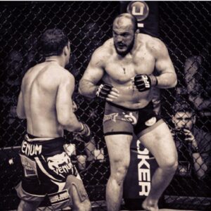 Ilir Latifi Instagram - You never know when you’re shot to change your life comes, when the moment is there there’s notime for preparation and people won’t  ask if you ready... when your opportunity comes you got to take it...
Remember there is no great reward in life without great risk....April 2013. 7 years ago today i made my UFC debut 
Unforgettable week and fight for me
Thanks for all that been around and supported me threw this years....
we have  a couple more years to go🙏🏽✨ Stay blessed