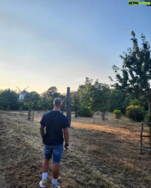 Ilja Rukober Instagram - „If the path be beautiful, let us not ask where it leads.“
Anatole France