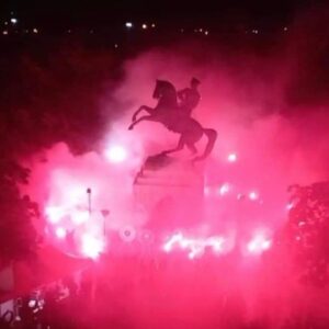 İlker Ayrık Instagram - Geceye güzel bir şey bırakmak🇹🇷