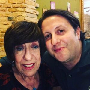 İlker Ayrık Instagram - İtiraf ediyorum ki çok yetenekli ve geleceği çok parlak... :) 🎭🎬 #tbt #ayşengruda #sevgimüzikali  @pervasizyapim