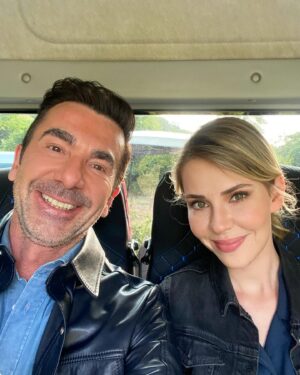 İlker İnanoğlu Instagram - SELMESCİLER BUGÜNKÜ FOTOĞRAF SİZE @oyaokar #arkasokaklar NEW SEASON 🧿🙏🎬🎭🎥 @arkasokaklarofficial @kanald #istanbul #film #tv #dizi #production #producer #miami #losangeles