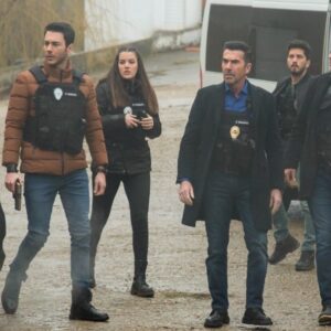 İlker İnanoğlu Instagram - Ekip Hazır #arkasokaklar @arkasokaklarofficial @oguzpece @denizcatalbasofficialll @tuncoog We are Ready #tv #film #series #kanald @kanald