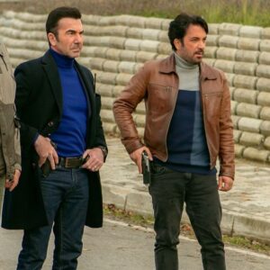 İlker İnanoğlu Instagram - Biz Hazırız Kardeşimle ben @ozanumutcobanoglu #arkasokaklar We Are Ready To Draw #tv #film @kanald #istanbul #producer #production