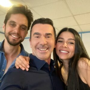 İlker İnanoğlu Instagram - Benim Canlarımmmm 🧿❤️🙏 #arkasokaklar @arkasokaklarofficial My Loves #tv #series @kanald #producer #production