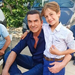 İlker İnanoğlu Instagram - Set Hatırası @onurcan_sesli.officiall 🙏🧿❤️MEMORIES FROM OUR SET @arkasokaklarofficial #arkasokaklar #kanald #tv #film #producer #production