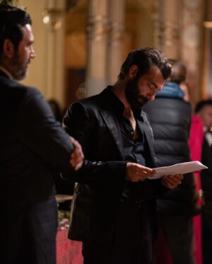 İlker Kaleli Instagram - Hola España! 
Nos encontramos esta noche a las 22.45 en @antena3com 

Bundan 1,5 yıl önce, hiç bilmediğim bir dilde gözü karartıp düşmüştük bir hikayenin içine, deliliğin peşine… 

“La passion Turca” bugün ilk defa İspanya ve Latin Amerika’da yayında. 
 
🇹🇷 🇪🇸

F: @yigit___eken